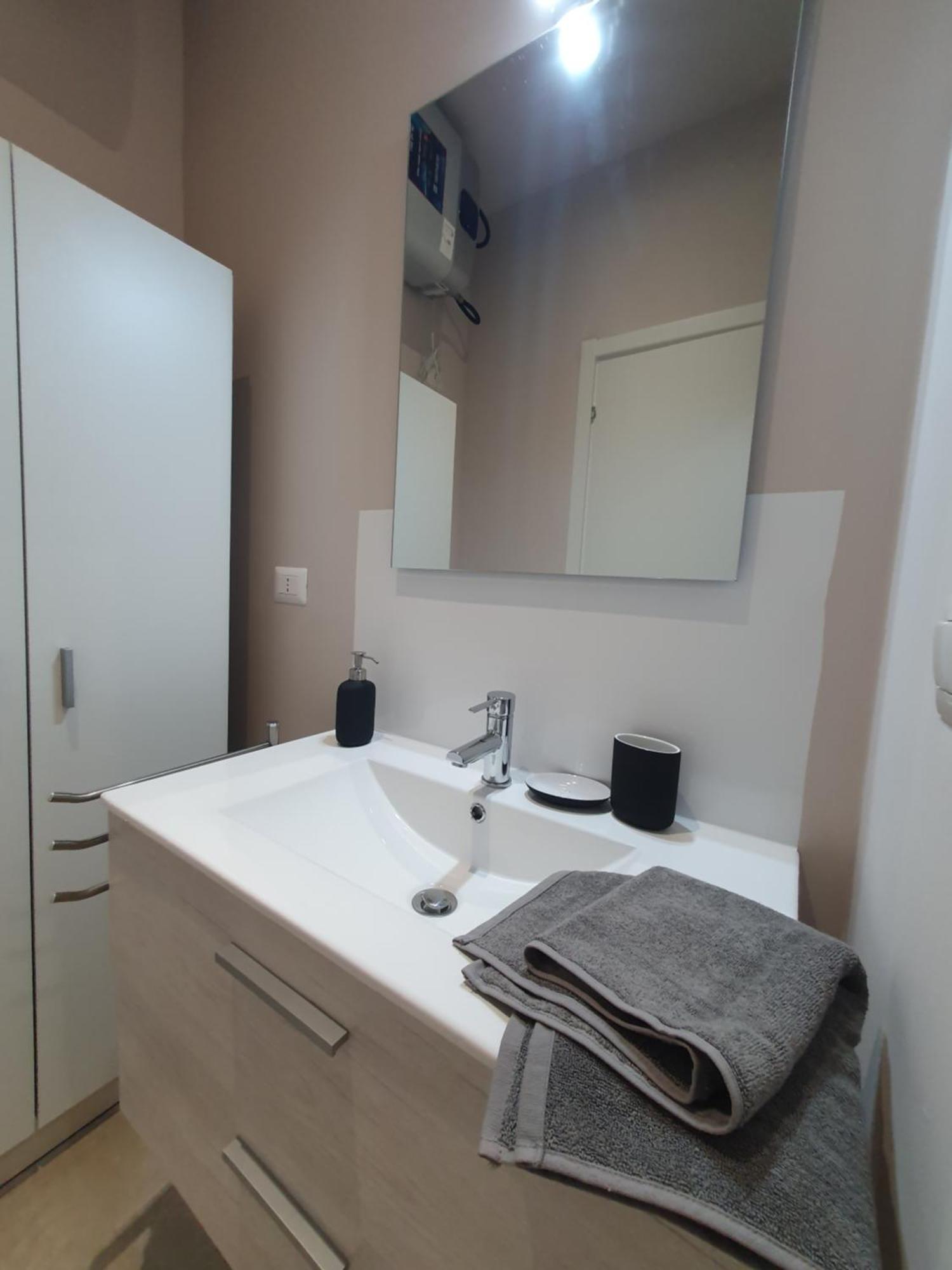 Gambara Metro Apartment Milano Buitenkant foto